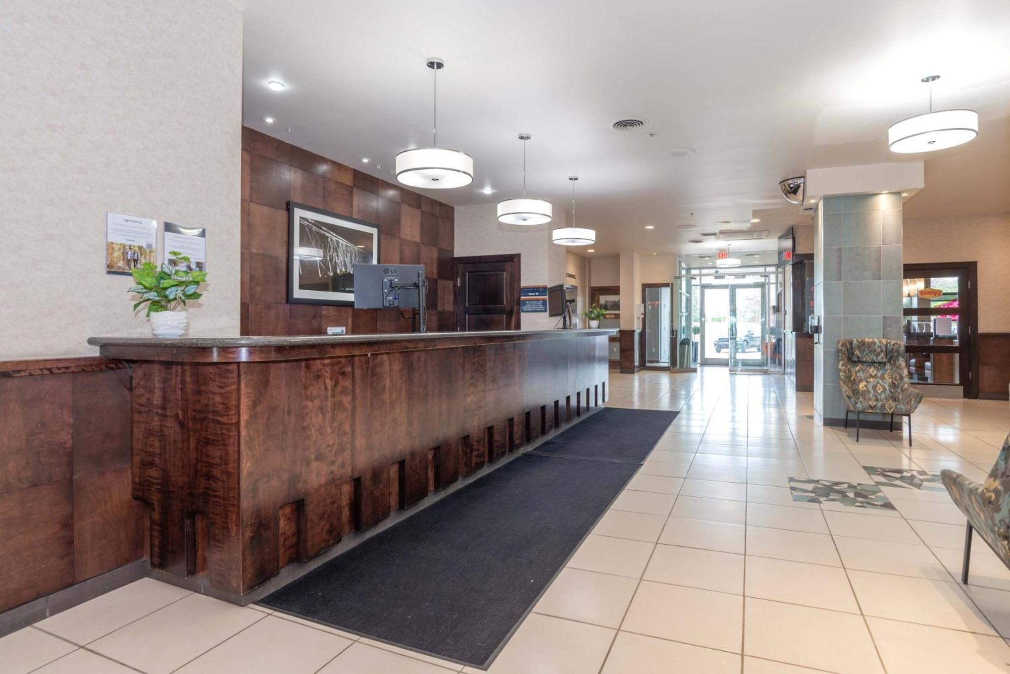 Sandman Hotel Lethbridge Exterior foto